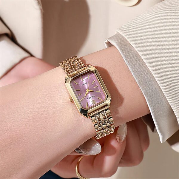 1 Quartz Square Golden Watch
