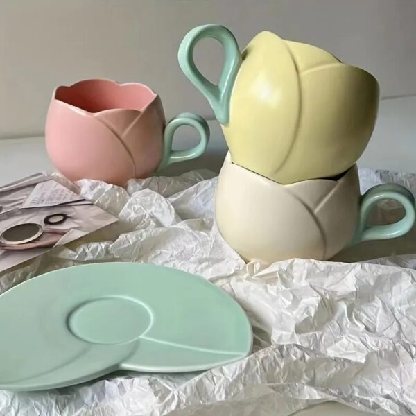 2 Tulip Tea Cups