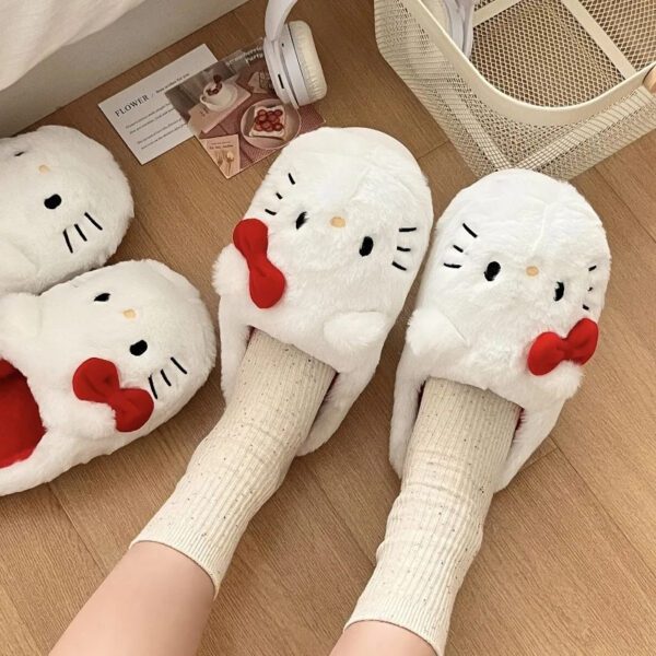 6 Hello Kitty Slippers