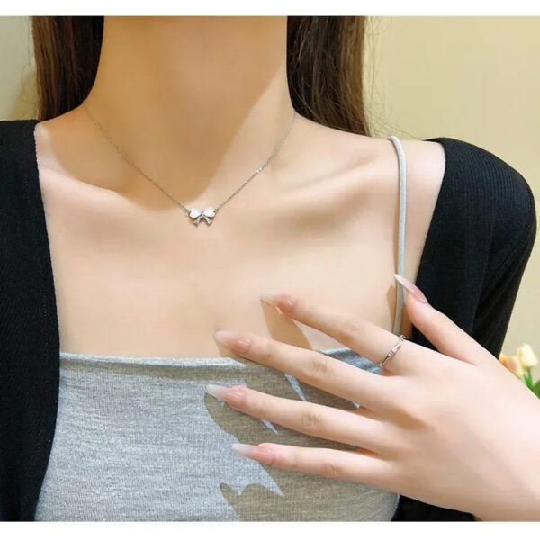 4 Glimmering Glow Bow Pendant