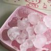 1 Hello Kitty-shaped ice Mold