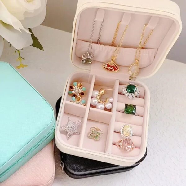 4 Travelling Jewellery Case