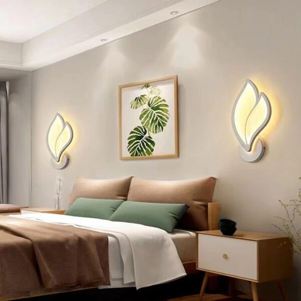 3 Leaf Shaped LED Wall Lamp