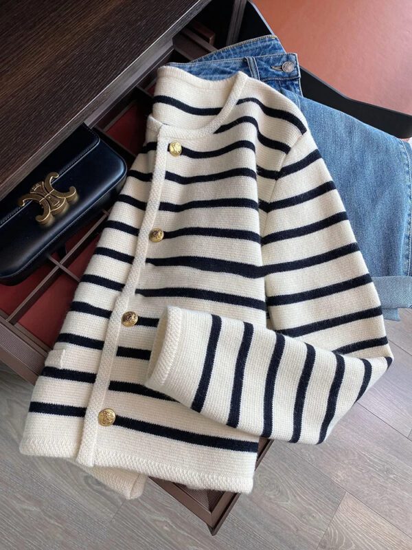 1 Stripe Knitted Cardigan