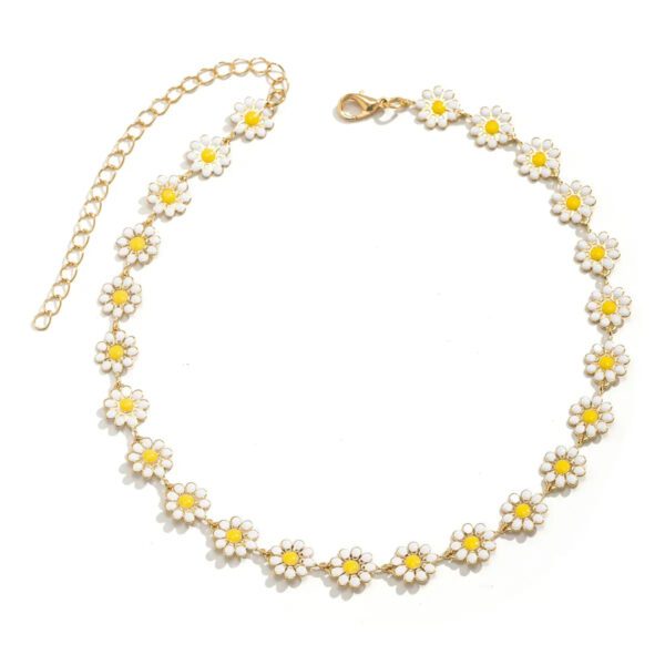5 Mini Daisy Choker