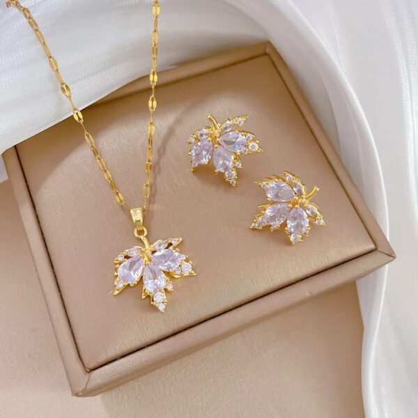 Maple Leaf Zircon Pendant