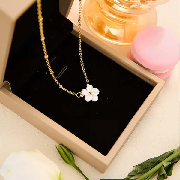 Shell Flower Pendant